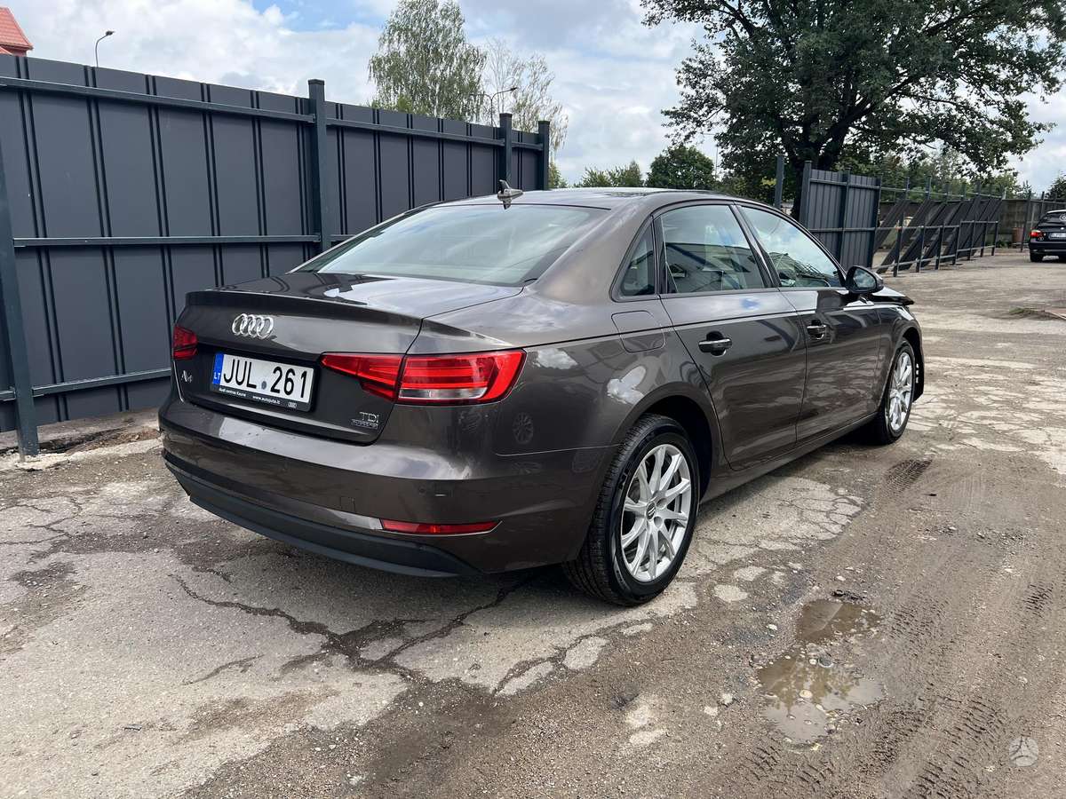 Audi A4, 2.0 l., Седан