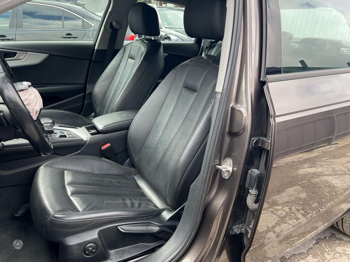 Audi A4, 2.0 l., Седан