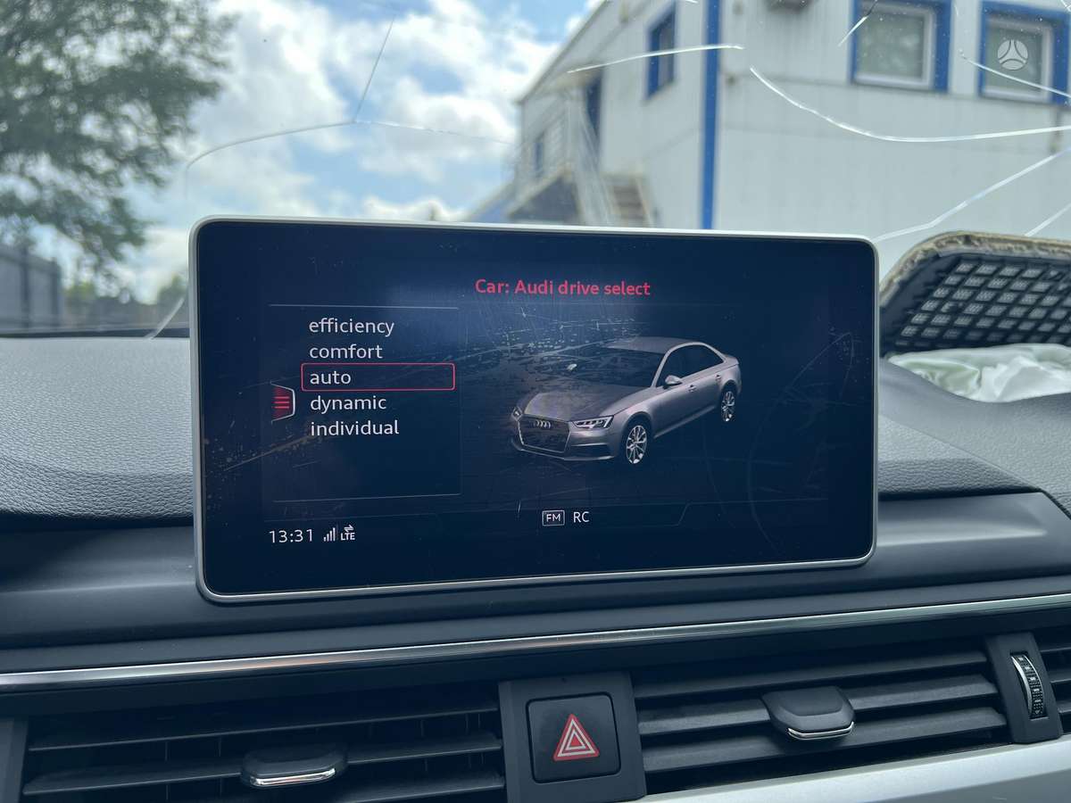 Audi A4, 2.0 l., Седан