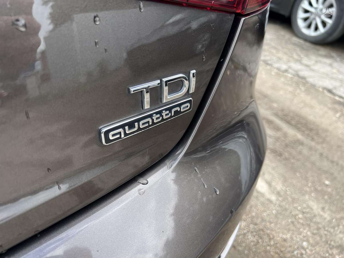 Audi A4, 2.0 l., Седан