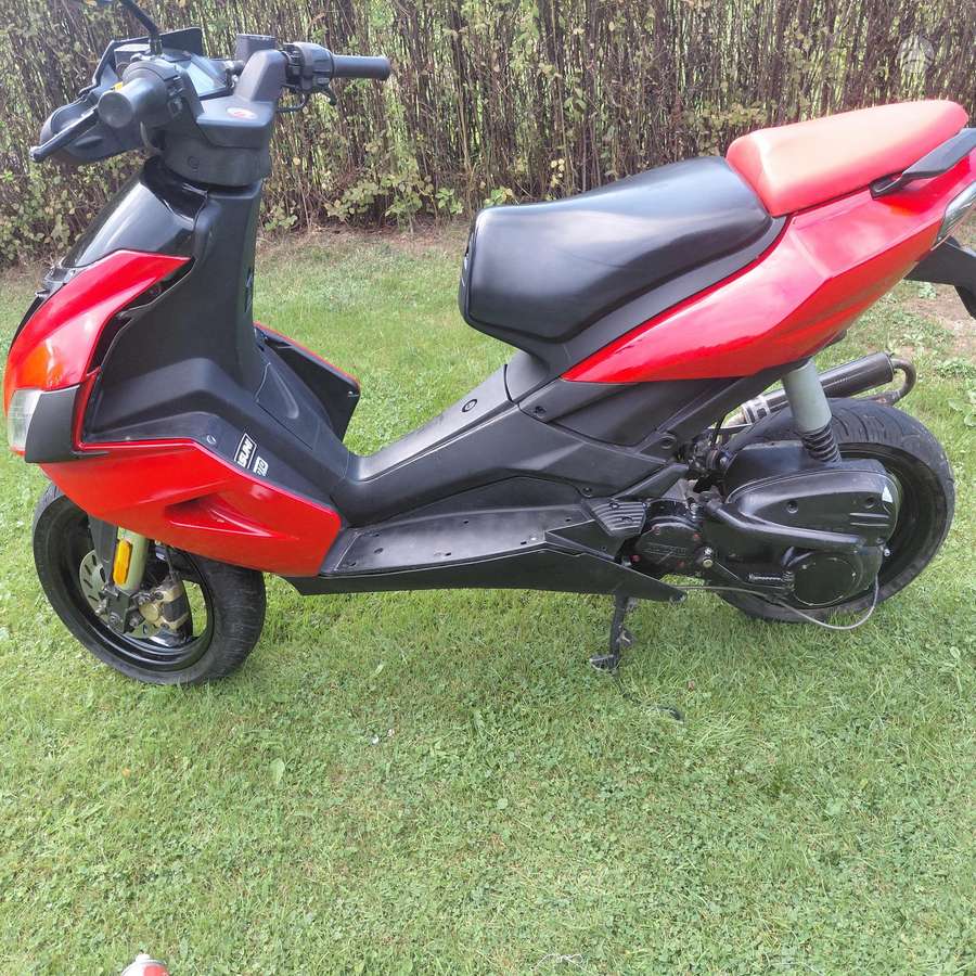 Aprilia SR 50cc, scooters / mopeds