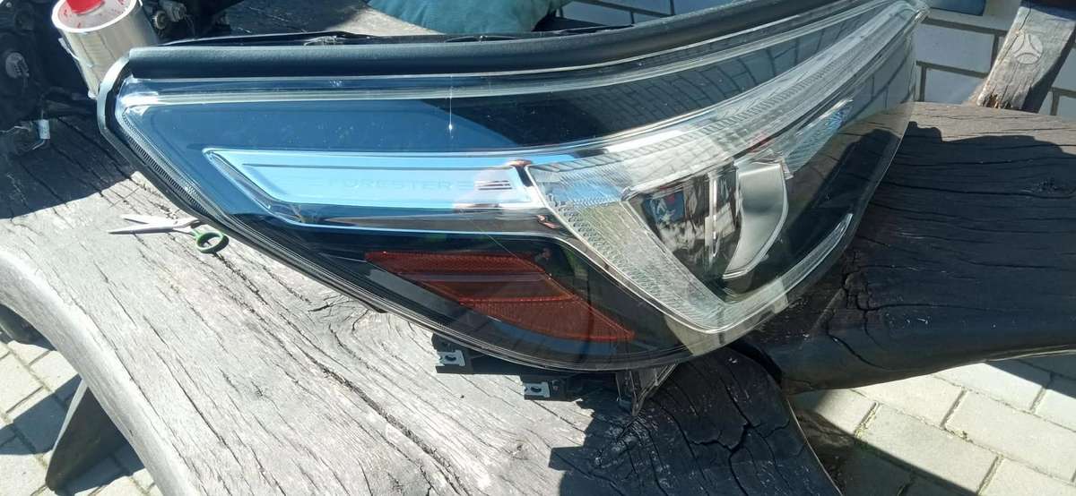 Subaru Forester kėbulo dalys