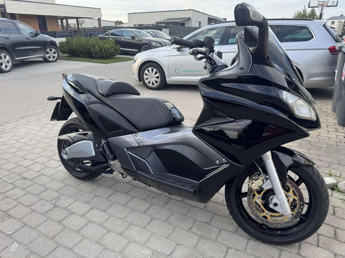 Aprilia SRV 839cc, мотороллеры / мопеды