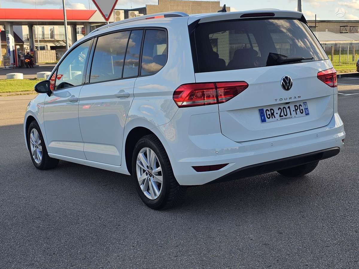Volkswagen Touran - 10