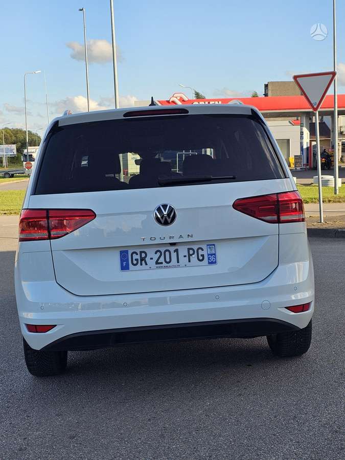 Volkswagen Touran - 11