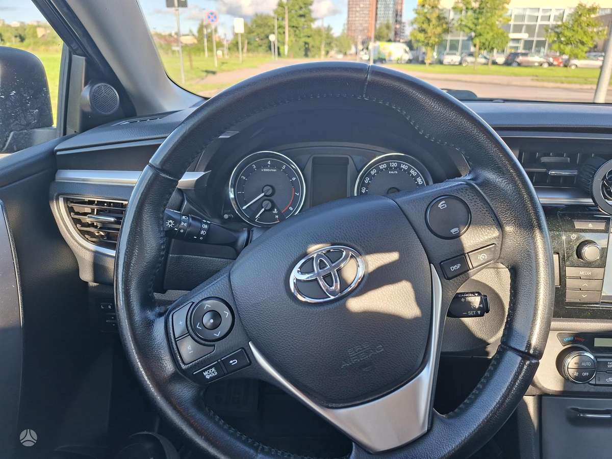Toyota Corolla - 8