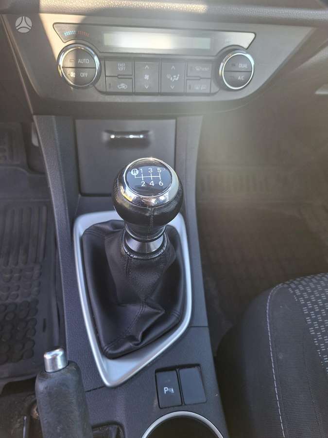 Toyota Corolla - 10