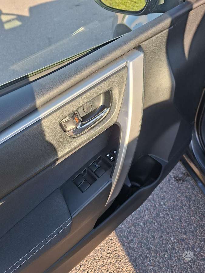 Toyota Corolla - 11