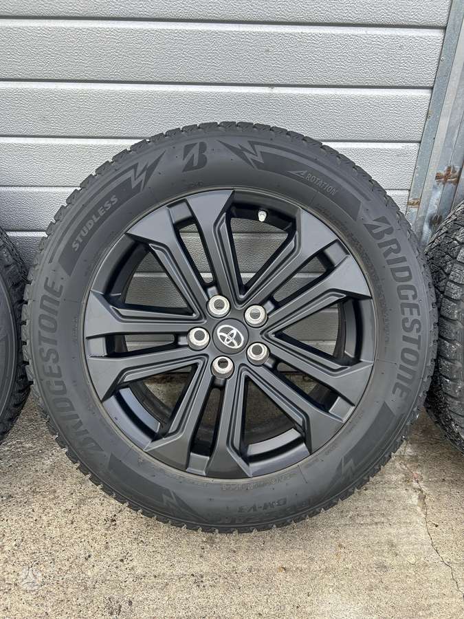 Toyota, lengvojo lydinio, R18