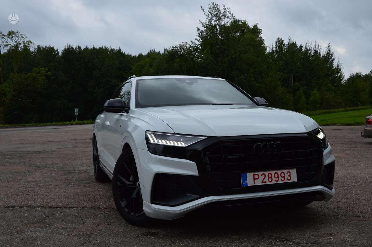 Audi Q8, off-road / crossover
