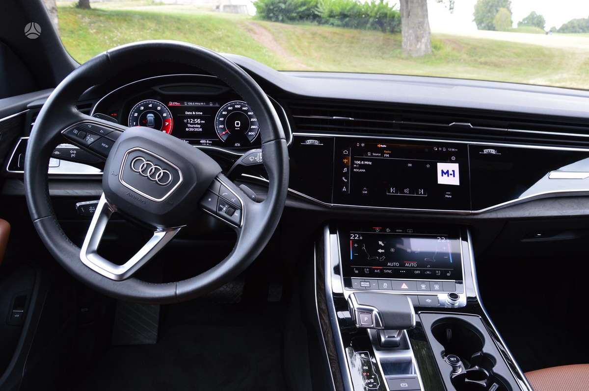 Audi Q8, off-road / crossover