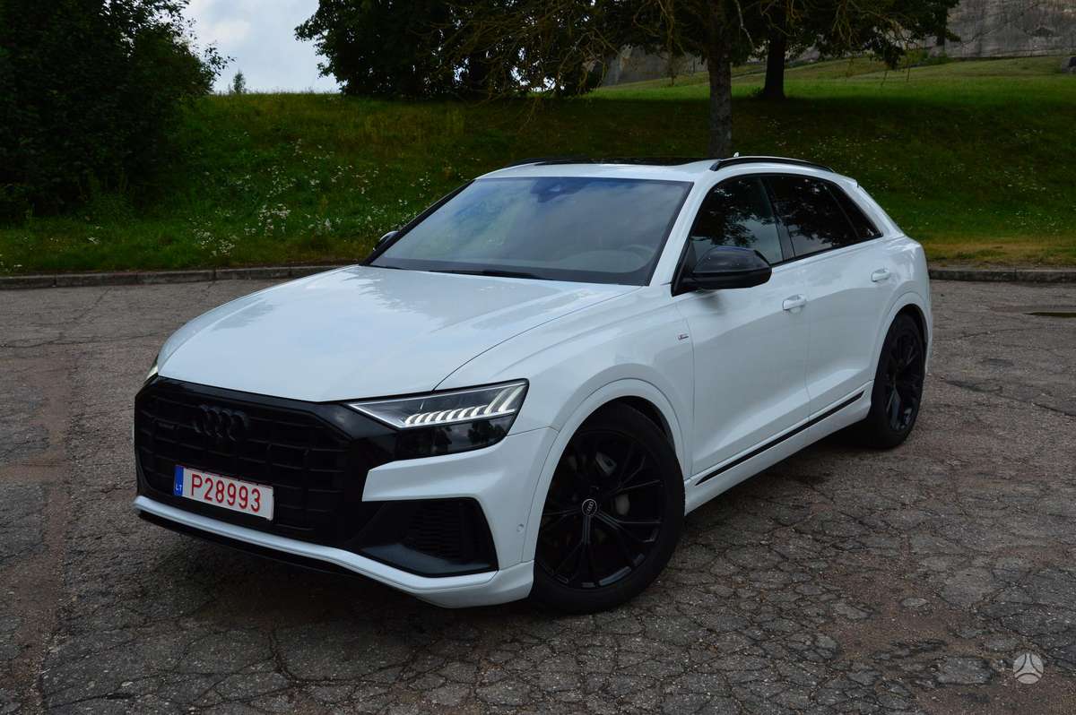 Audi Q8, off-road / crossover