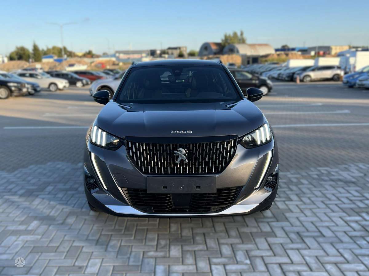 Peugeot 2008 - 8