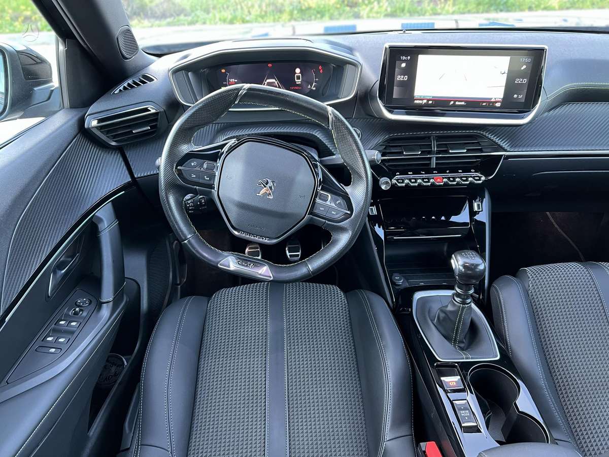 Peugeot 2008 - 9