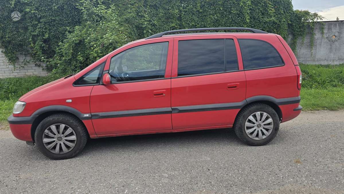 Opel Zafira, Минивэн