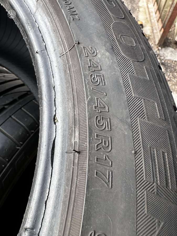 Bridgestone, летние 245/45 R17