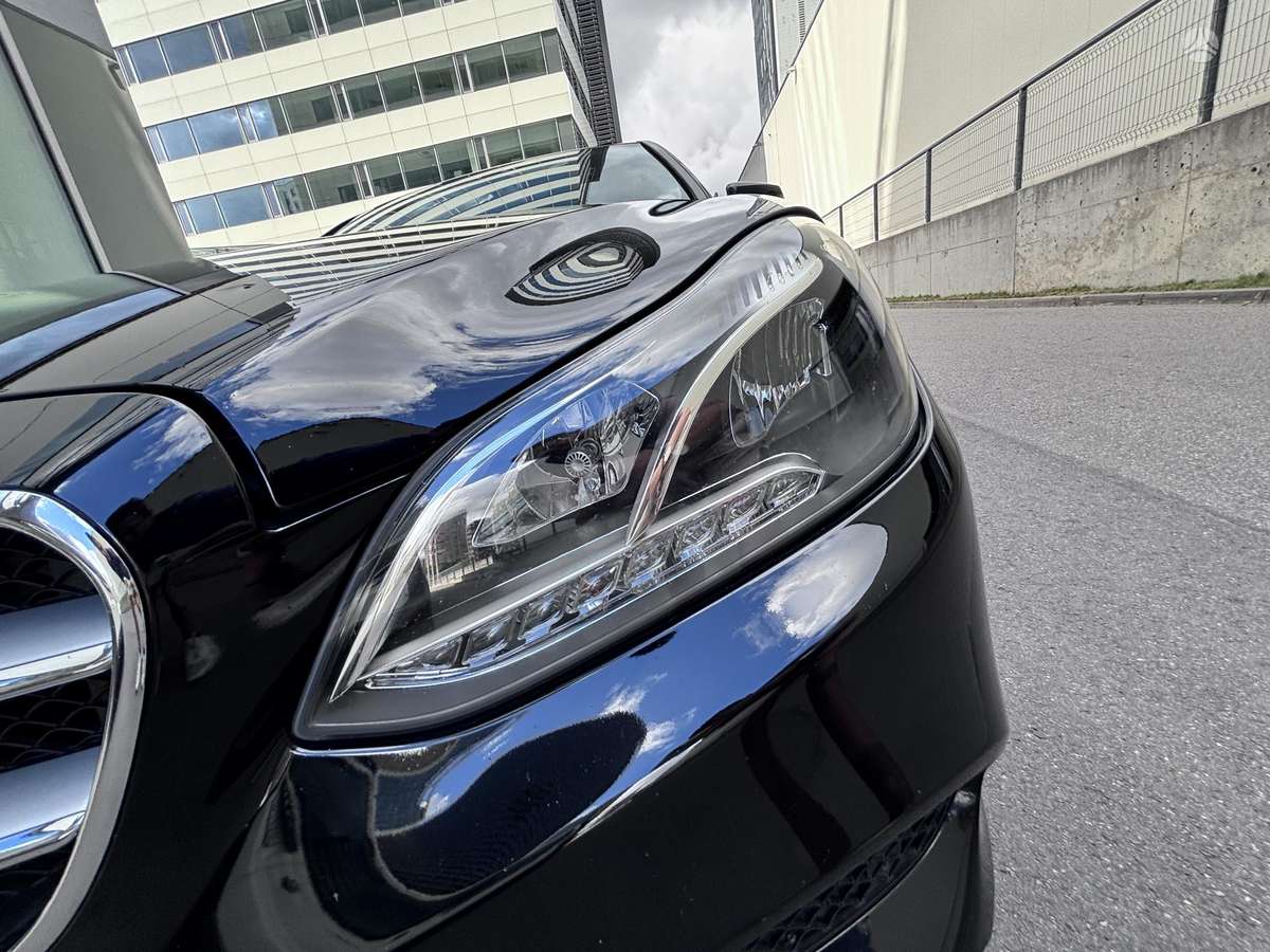 Mercedes-Benz E350, 3.5 l., Седан