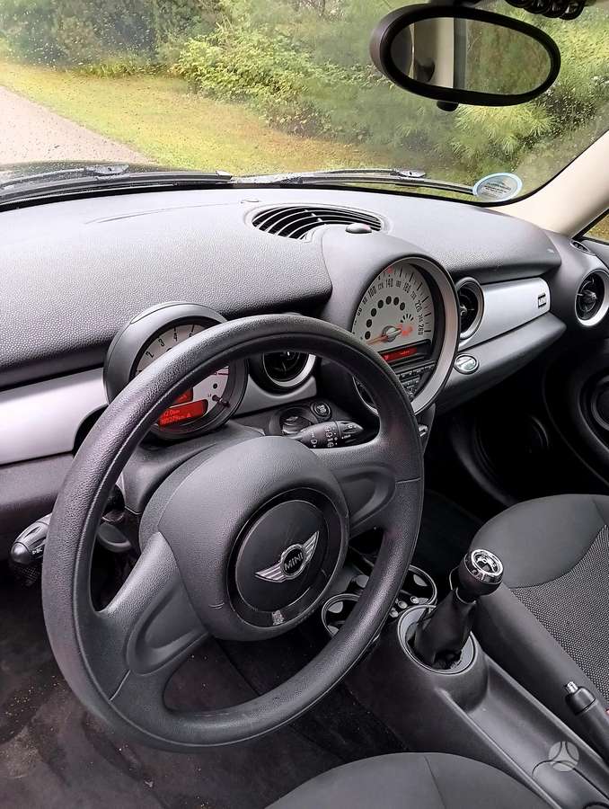 Mini One, 1.6 l., hatchback