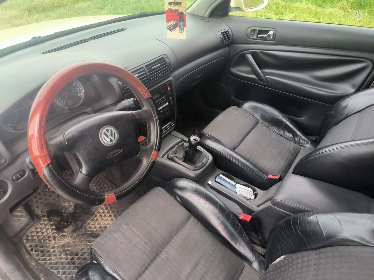 Volkswagen Passat - 5