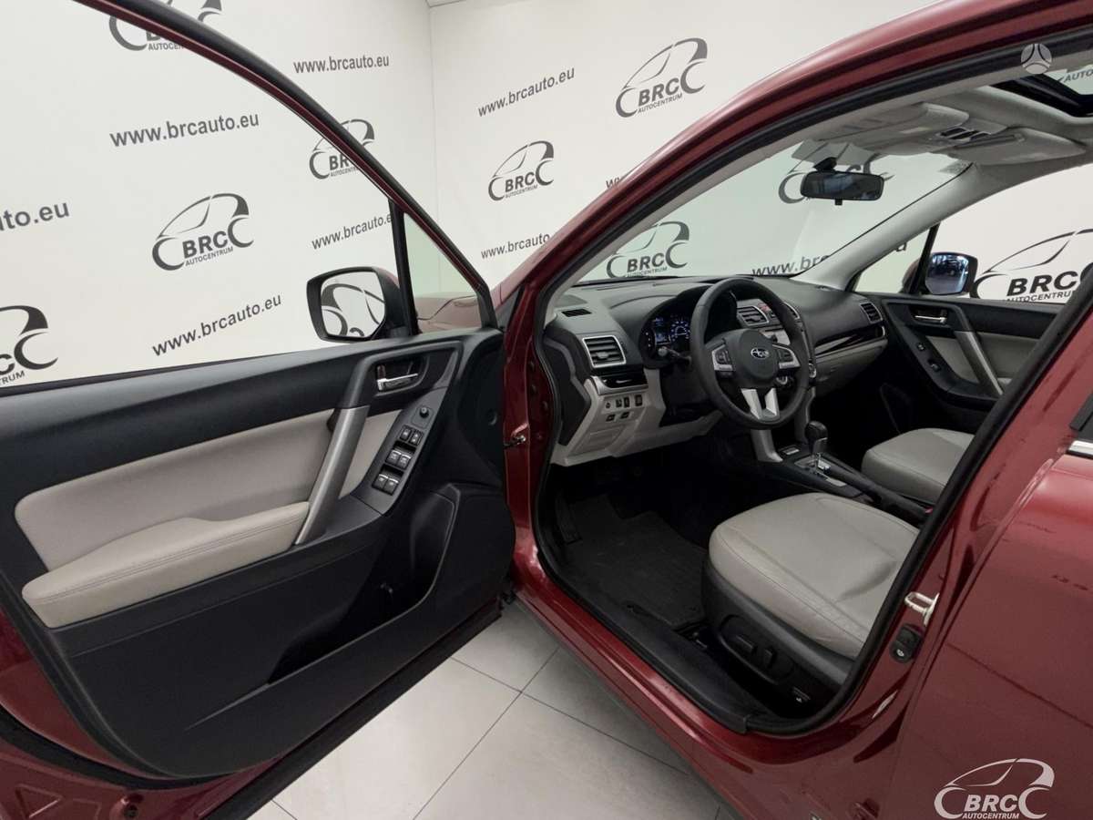 Subaru Forester, 2.5 l., off-road / crossover