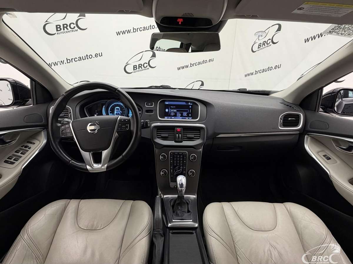 Volvo V40, 2.0 l., hatchback