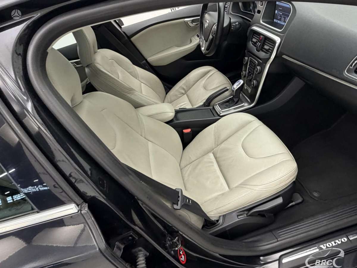 Volvo V40, 2.0 l., hatchback