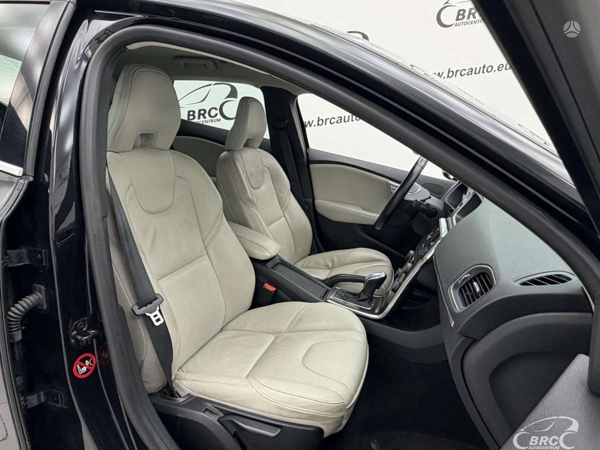 Volvo V40, 2.0 l., hatchback