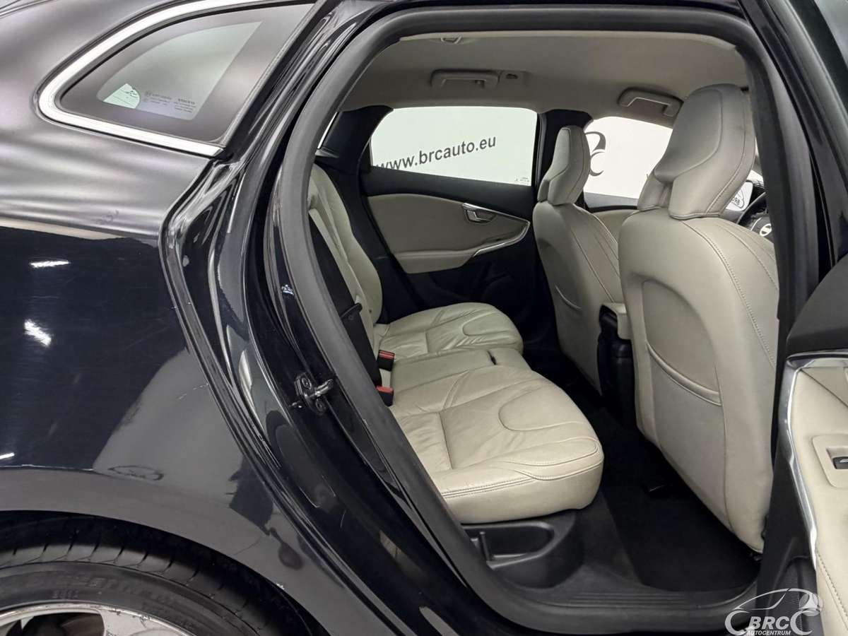 Volvo V40, 2.0 l., hatchback