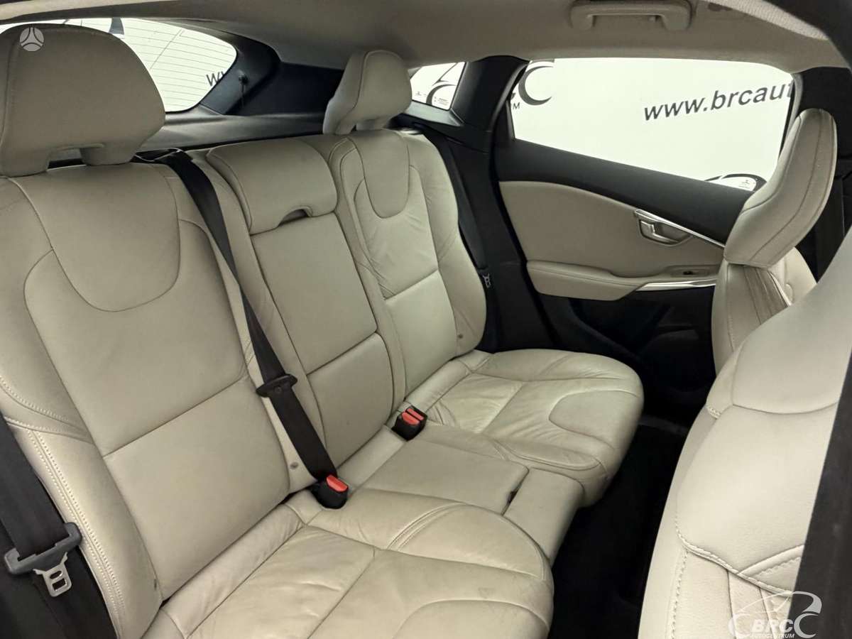 Volvo V40, 2.0 l., hatchback