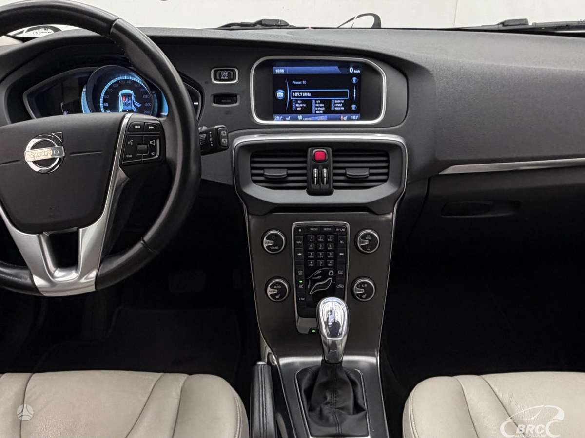 Volvo V40, 2.0 l., hatchback