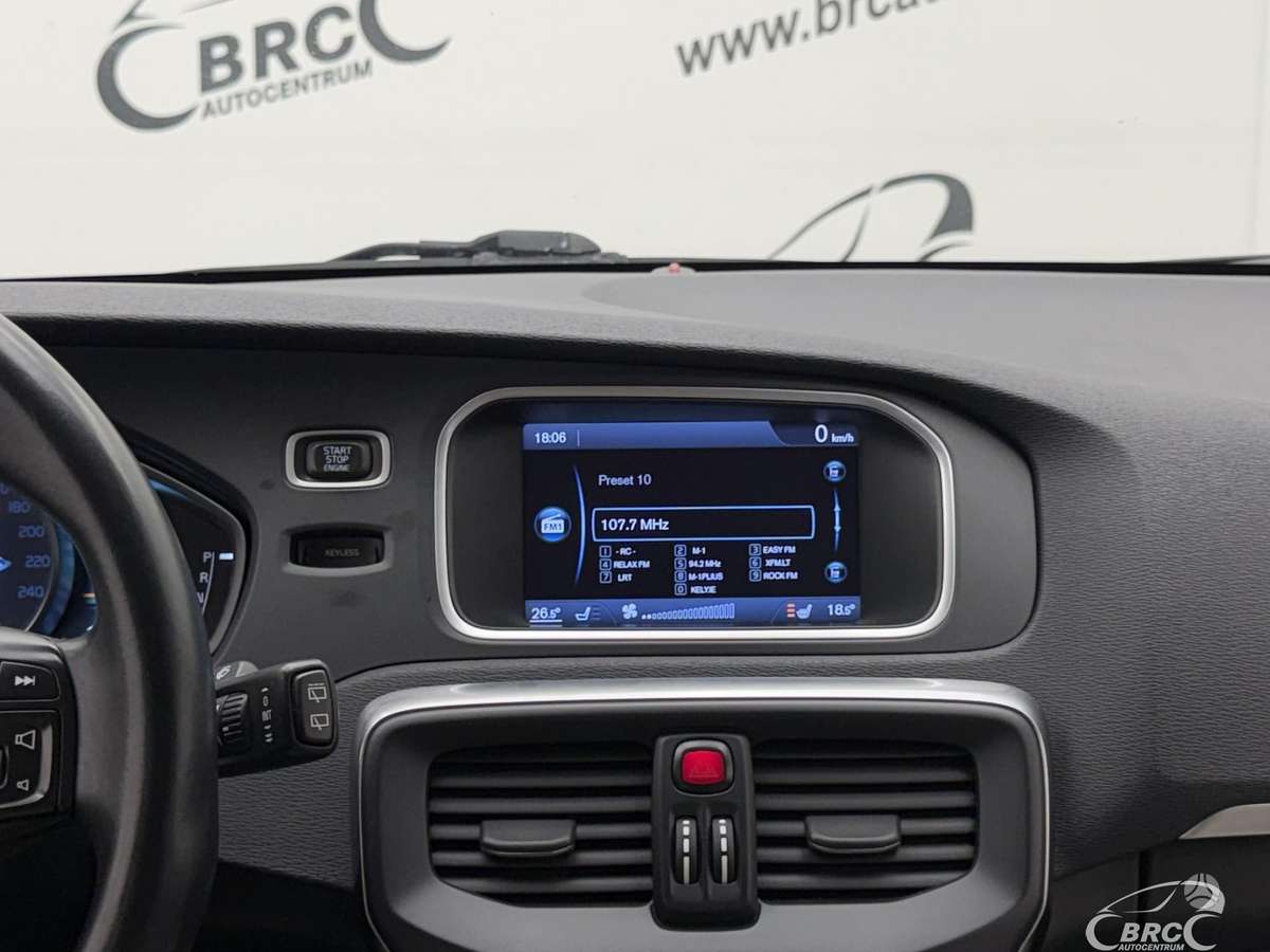 Volvo V40, 2.0 l., hatchback
