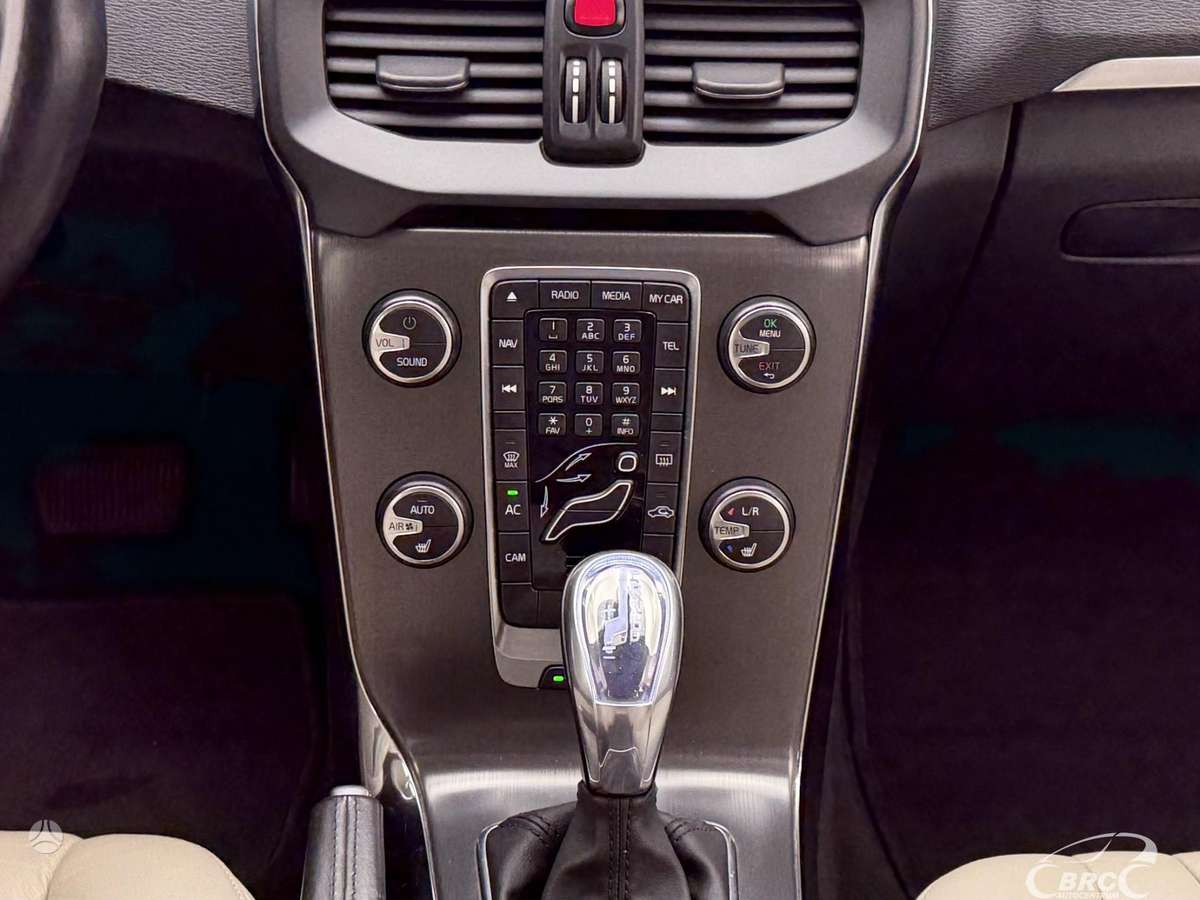 Volvo V40, 2.0 l., hatchback
