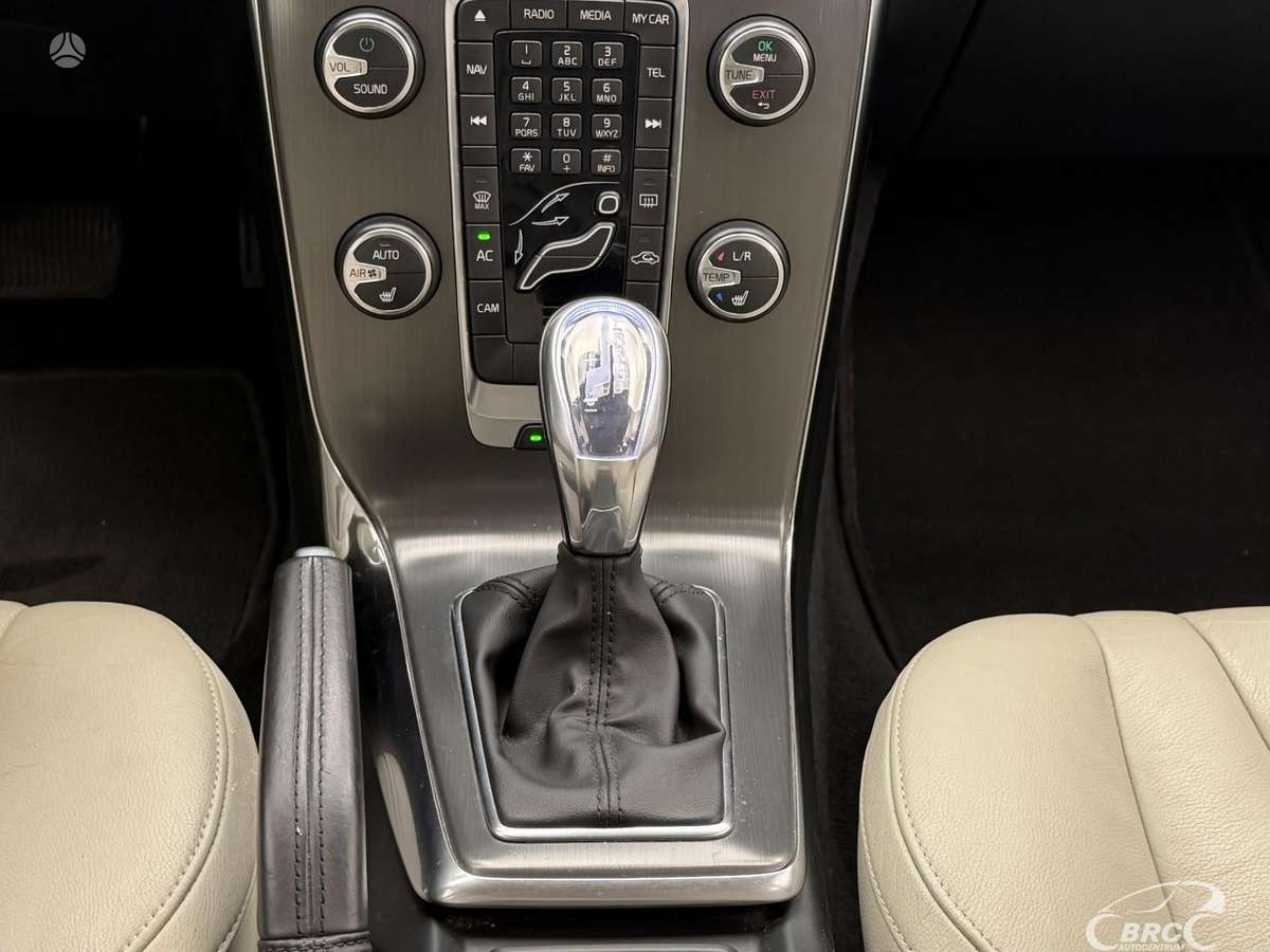 Volvo V40, 2.0 l., hatchback