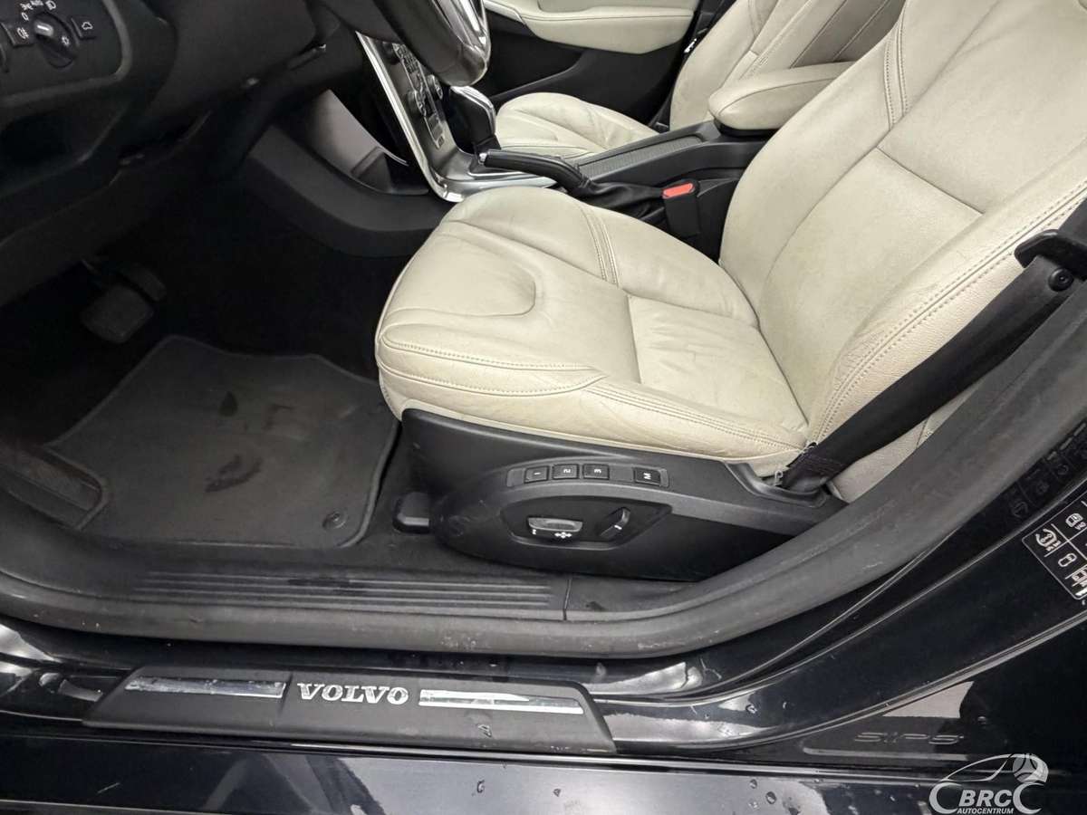 Volvo V40, 2.0 l., hatchback