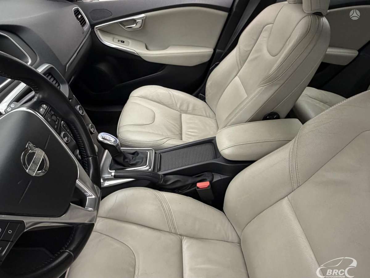 Volvo V40, 2.0 l., hatchback