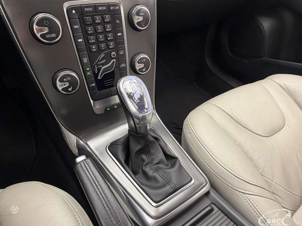 Volvo V40, 2.0 l., Хэтчбек