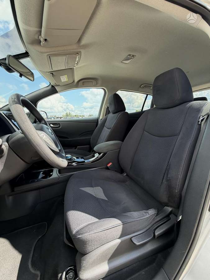 Nissan Leaf, 24 кВт·ч, Хэтчбек