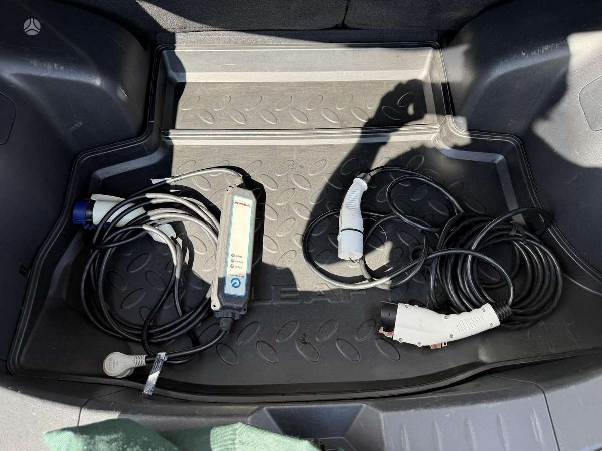 Nissan Leaf, 24 кВт·ч, Хэтчбек