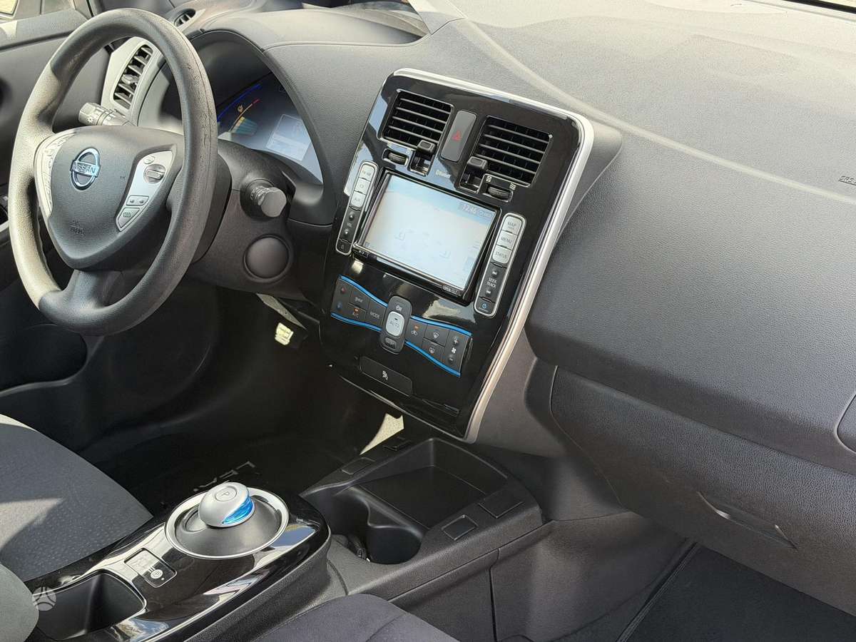 Nissan Leaf, 24 кВт·ч, Хэтчбек