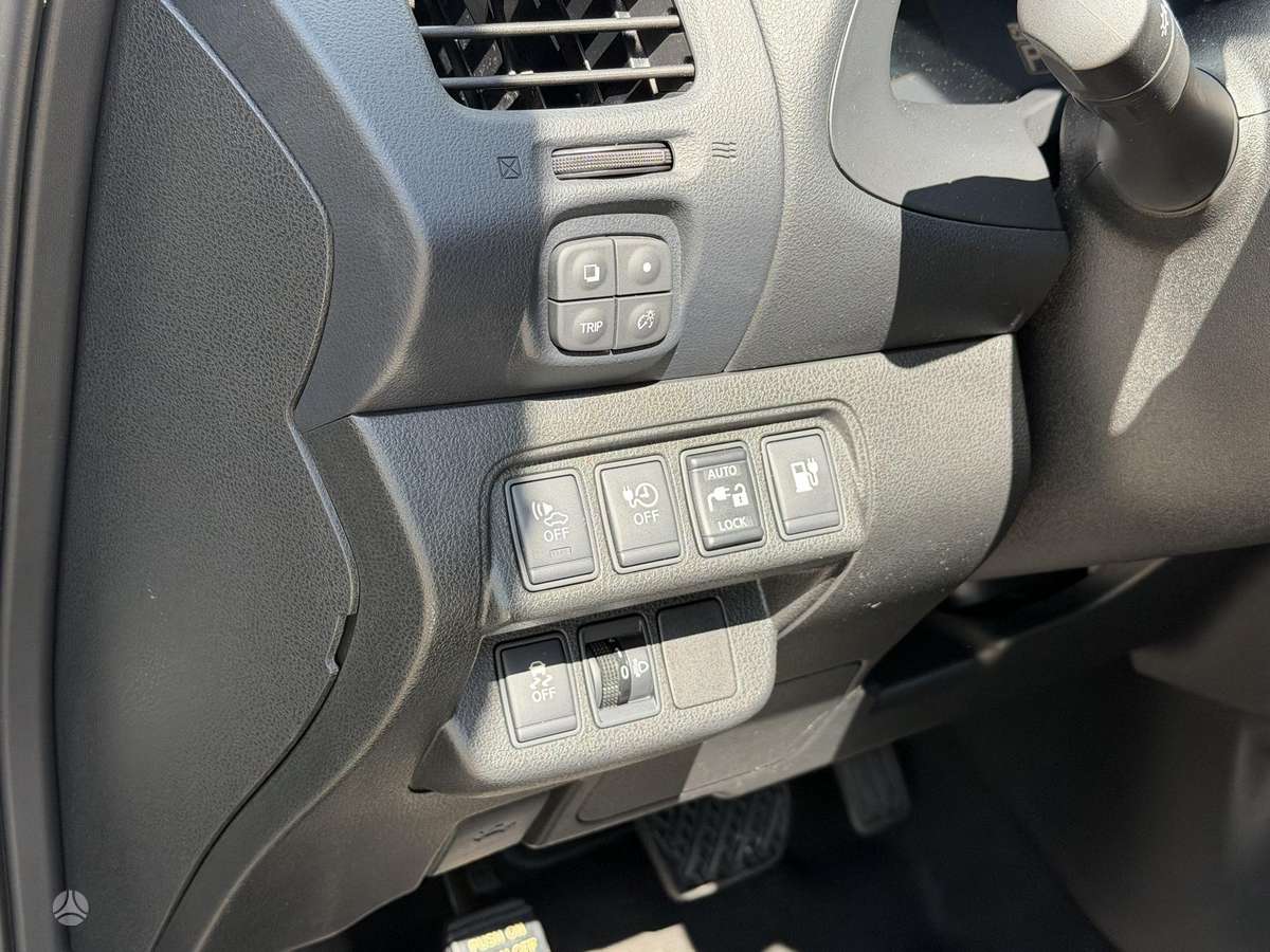 Nissan Leaf, 24 кВт·ч, Хэтчбек