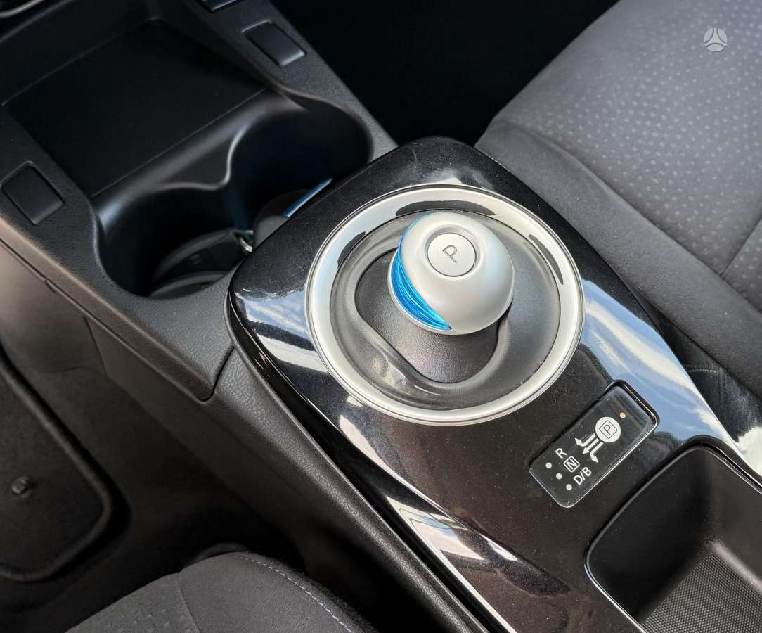 Nissan Leaf, 24 кВт·ч, Хэтчбек