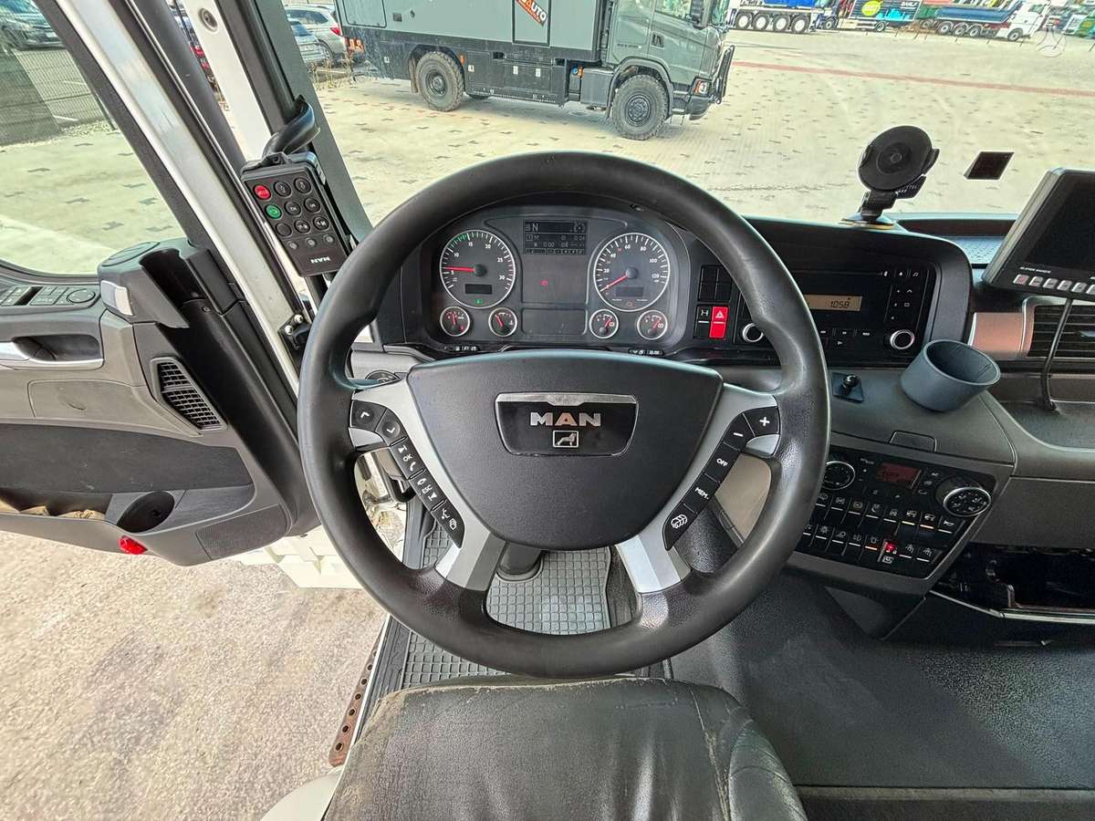 MAN TGS 18.320 4x2, box trucks / box vans