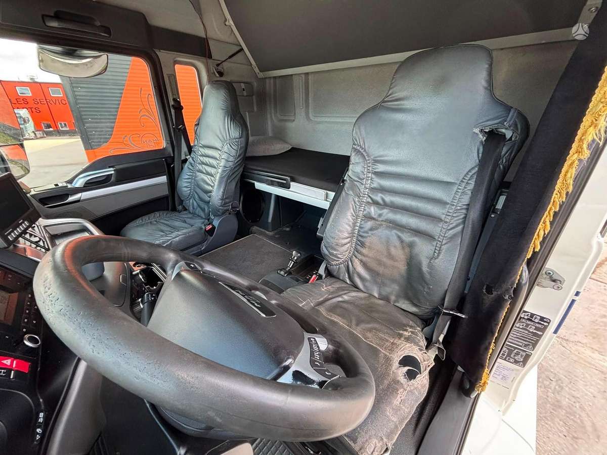 MAN TGS 18.320 4x2, box trucks / box vans
