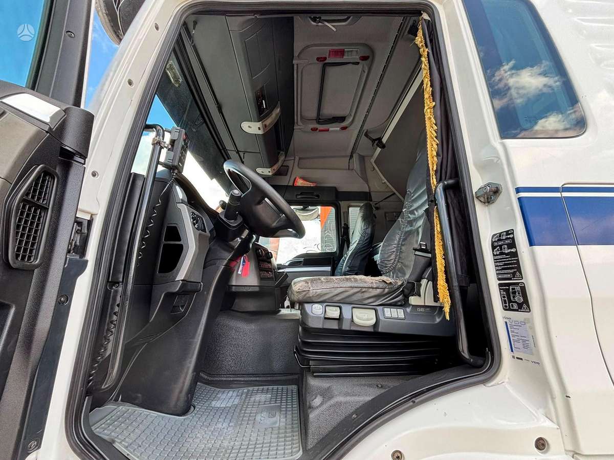 MAN TGS 18.320 4x2, box trucks / box vans