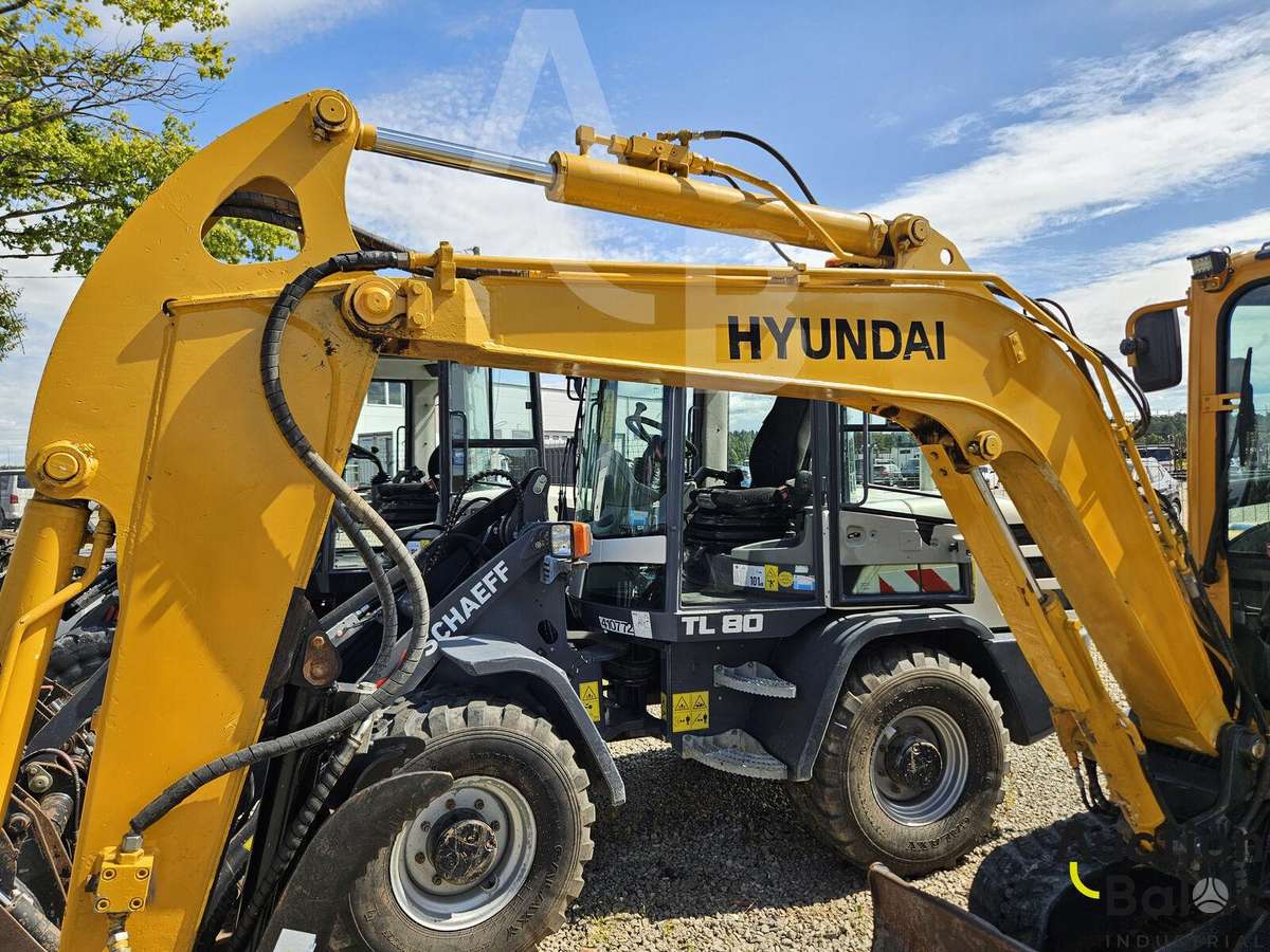 Hyundai Robex 35 Z-9, mini excavator