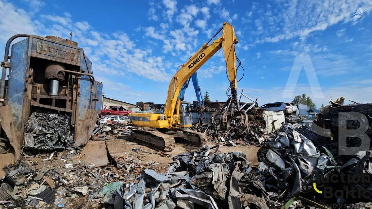 Kobelco SK 210 LC-1A, экскаваторы