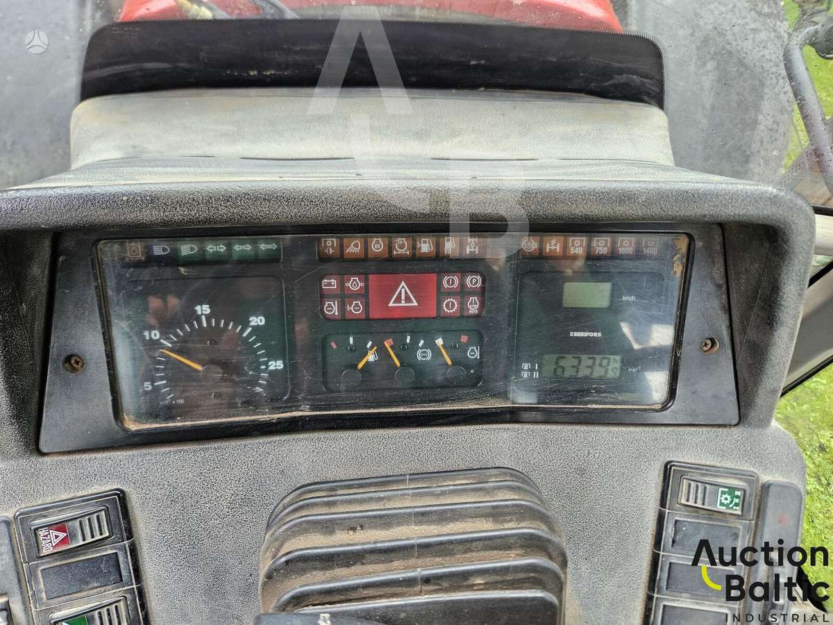 Case-IH CS 150, traktoriai