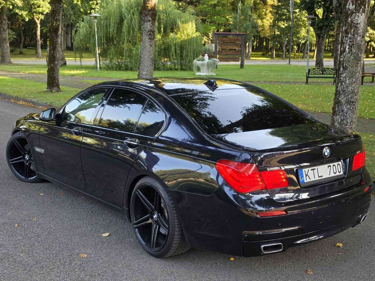 BMW 740, 3.0 l., Седан