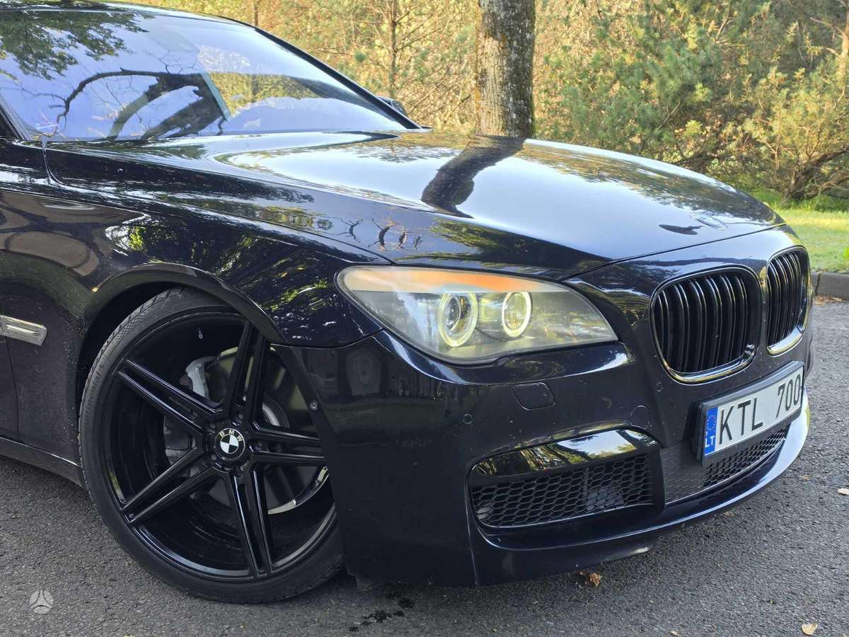 BMW 740, 3.0 l., Седан