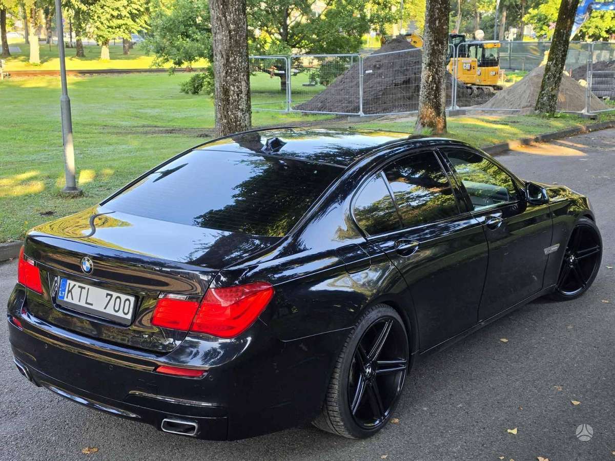 BMW 740, 3.0 l., Седан